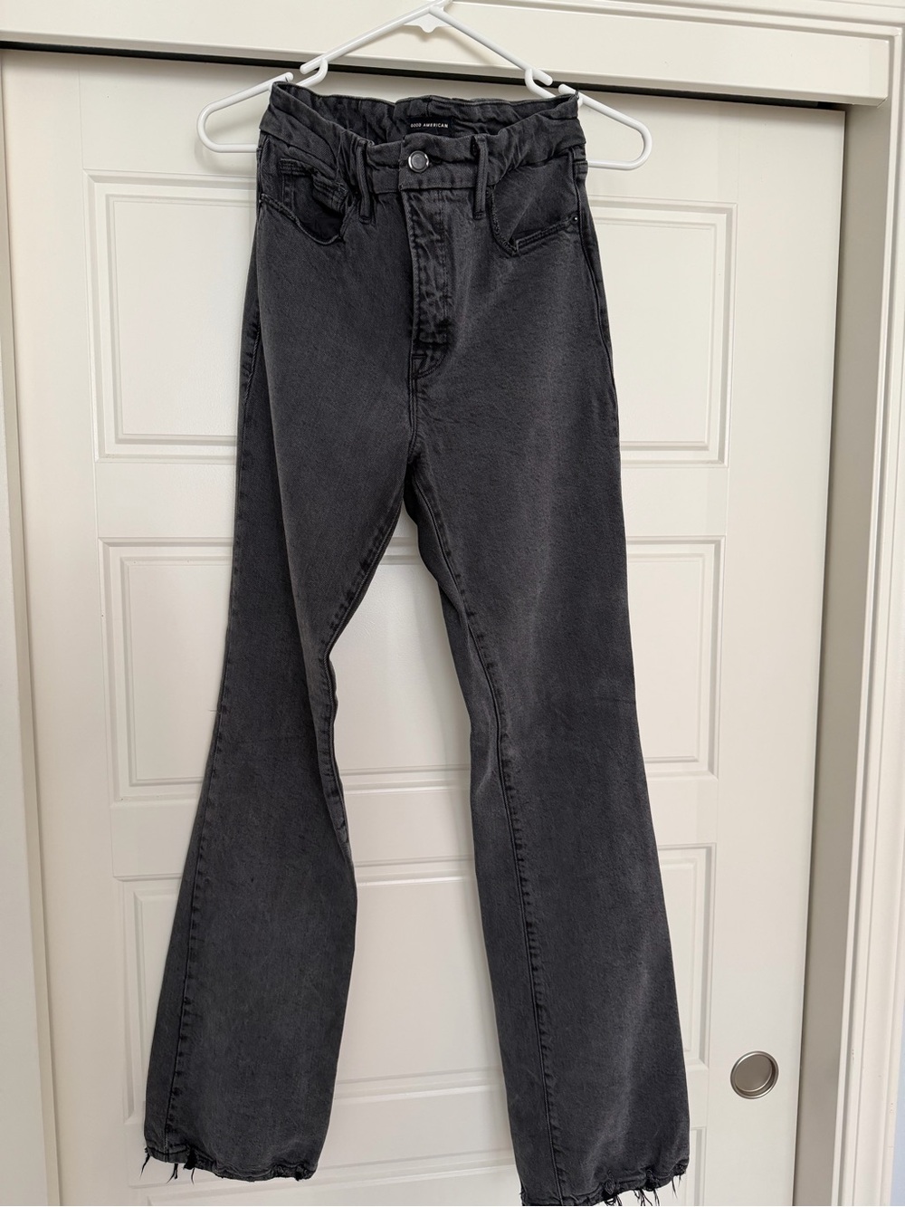 Good American GOOD CLASSIC SLIM BOOTCUT JEANS
